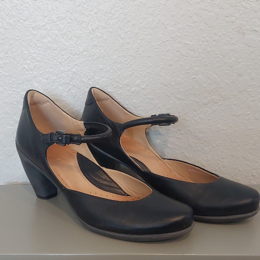 Ecco Black Mary Jane Heels Size 41